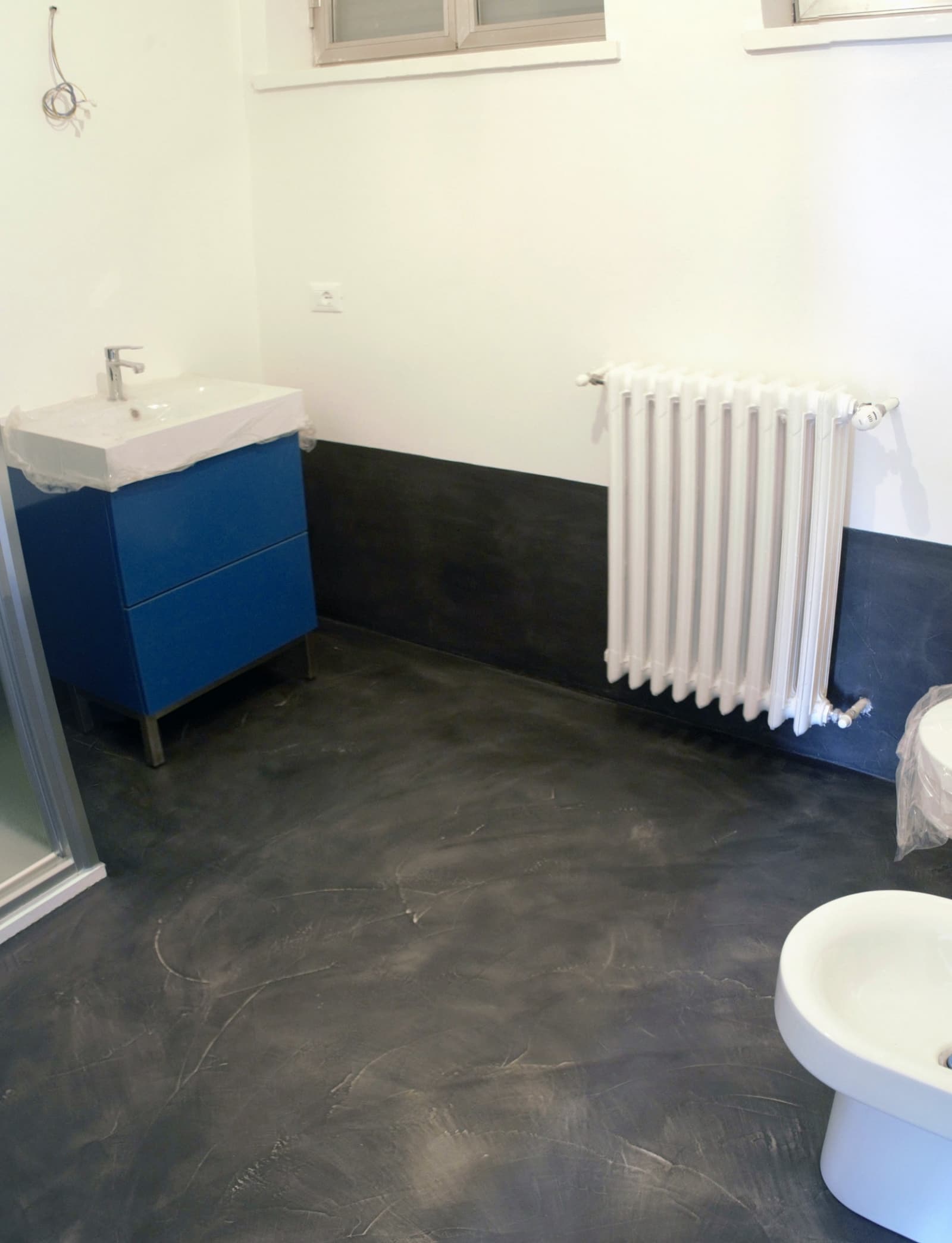 Bagno con resina : rivestire bagno con resina. bagno con pavimento ...
