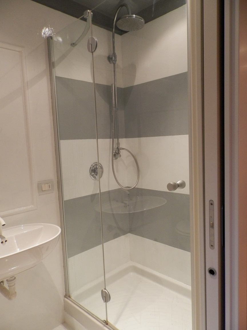 Rivestimento parete cucina in resina : rivestimento parete cucina ... Rivestimenti pareti bagno