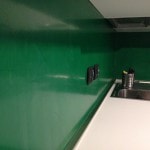 parete cucina resina verde